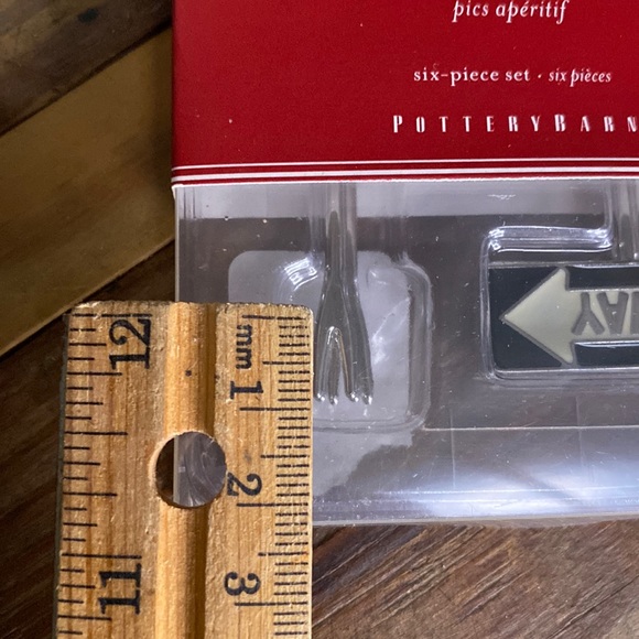 Pottery Barn Holiday One Way and Stop Sign Set of Six Metal Cocktail Picks 🛑 - Picture 16 of 16